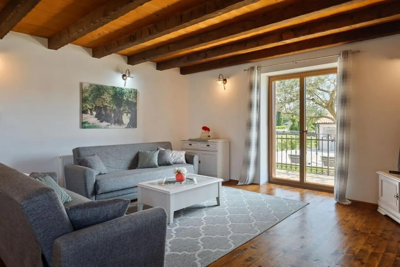 Rustic Villa Marijanin Vrt With Pool In Tinjan