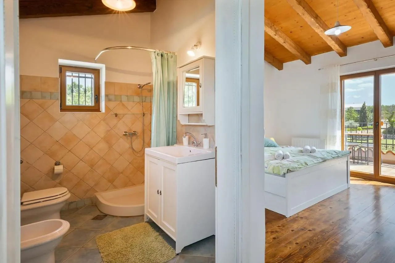 Rustic Villa Marijanin Vrt With Pool In Tinjan