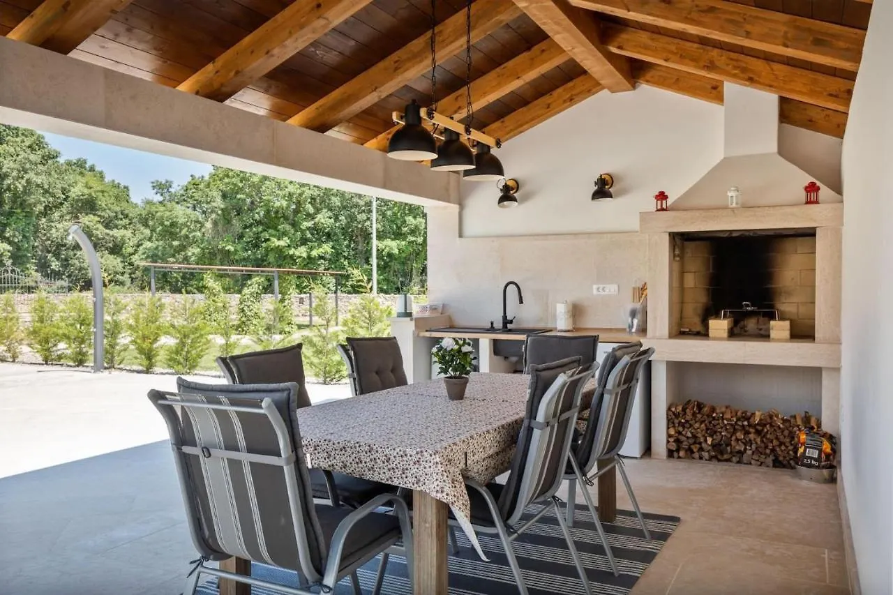 Rustic Villa Marijanin Vrt With Pool In Tinjan 0*,  Croatia