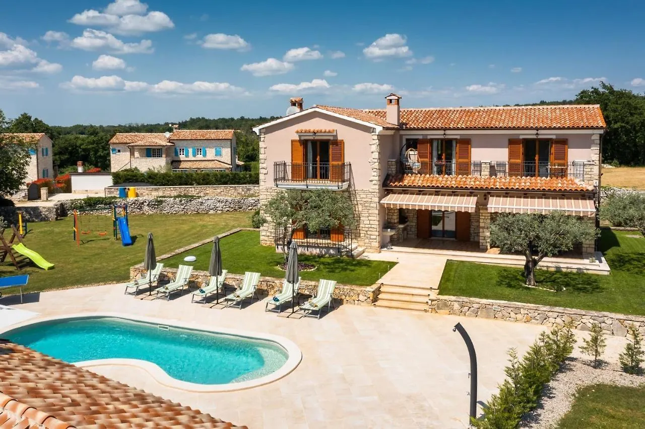 Rustic Villa Marijanin Vrt With Pool In Tinjan