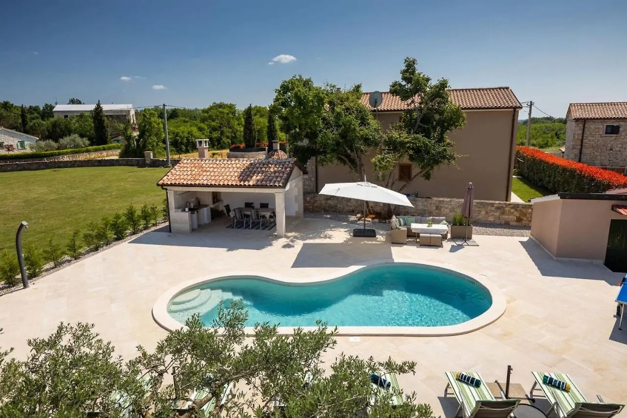 Rustic Villa Marijanin Vrt With Pool In Tinjan