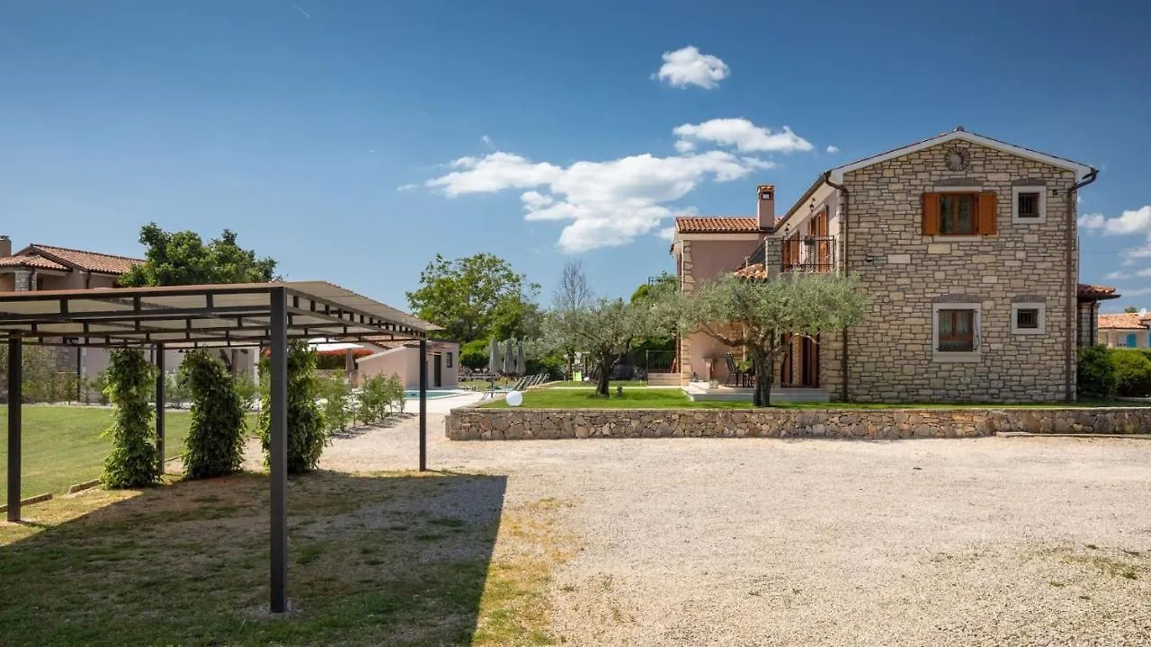 Rustic Villa Marijanin Vrt With Pool In Tinjan Croatia
