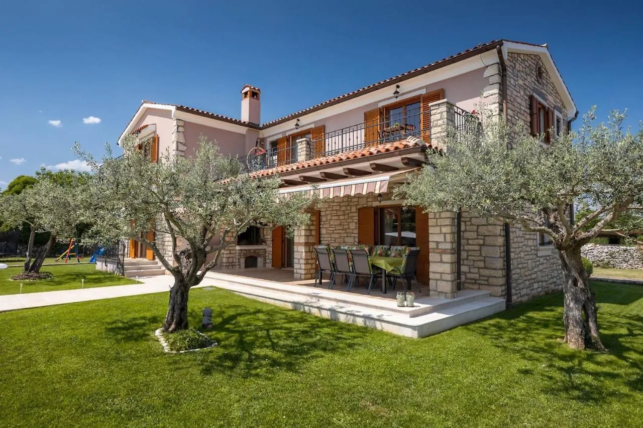 Rustic Villa Marijanin Vrt With Pool In Tinjan