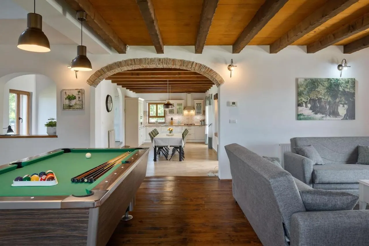 Rustic Villa Marijanin Vrt With Pool In Tinjan Croatia