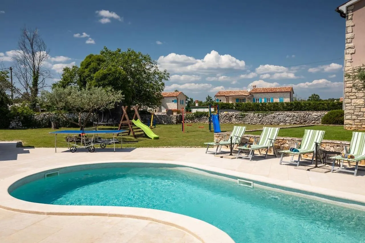 Rustic Villa Marijanin Vrt With Pool In Tinjan